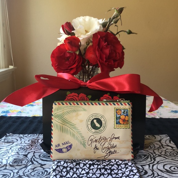 💌 BRIGHTON POUCH 💌 - Picture 4 of 16